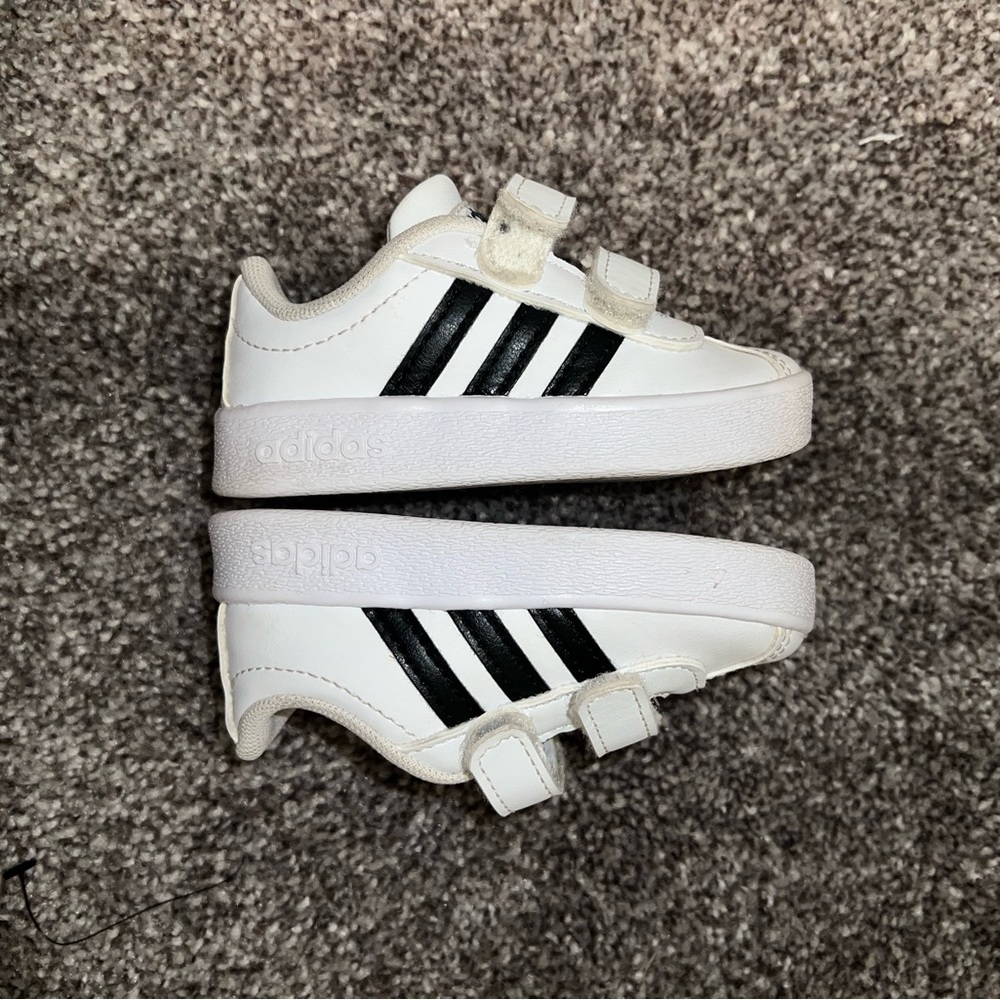 Adidas Toddler size 4 like new